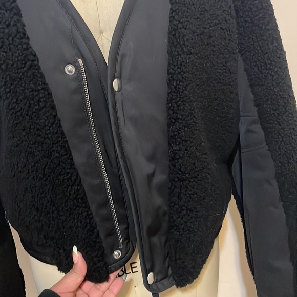 T-alexander wang
Shearling Crop Jacket BLACK - Picture 5 of 8